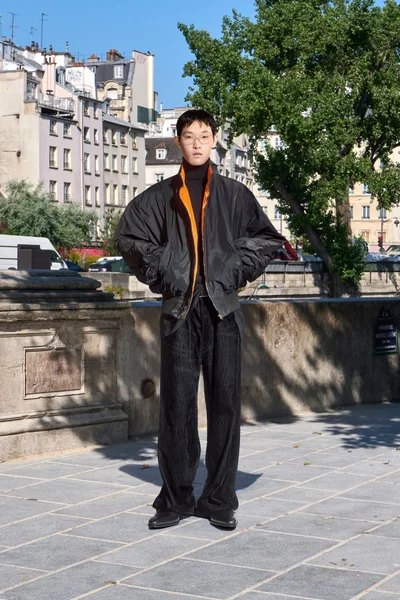 Look 16